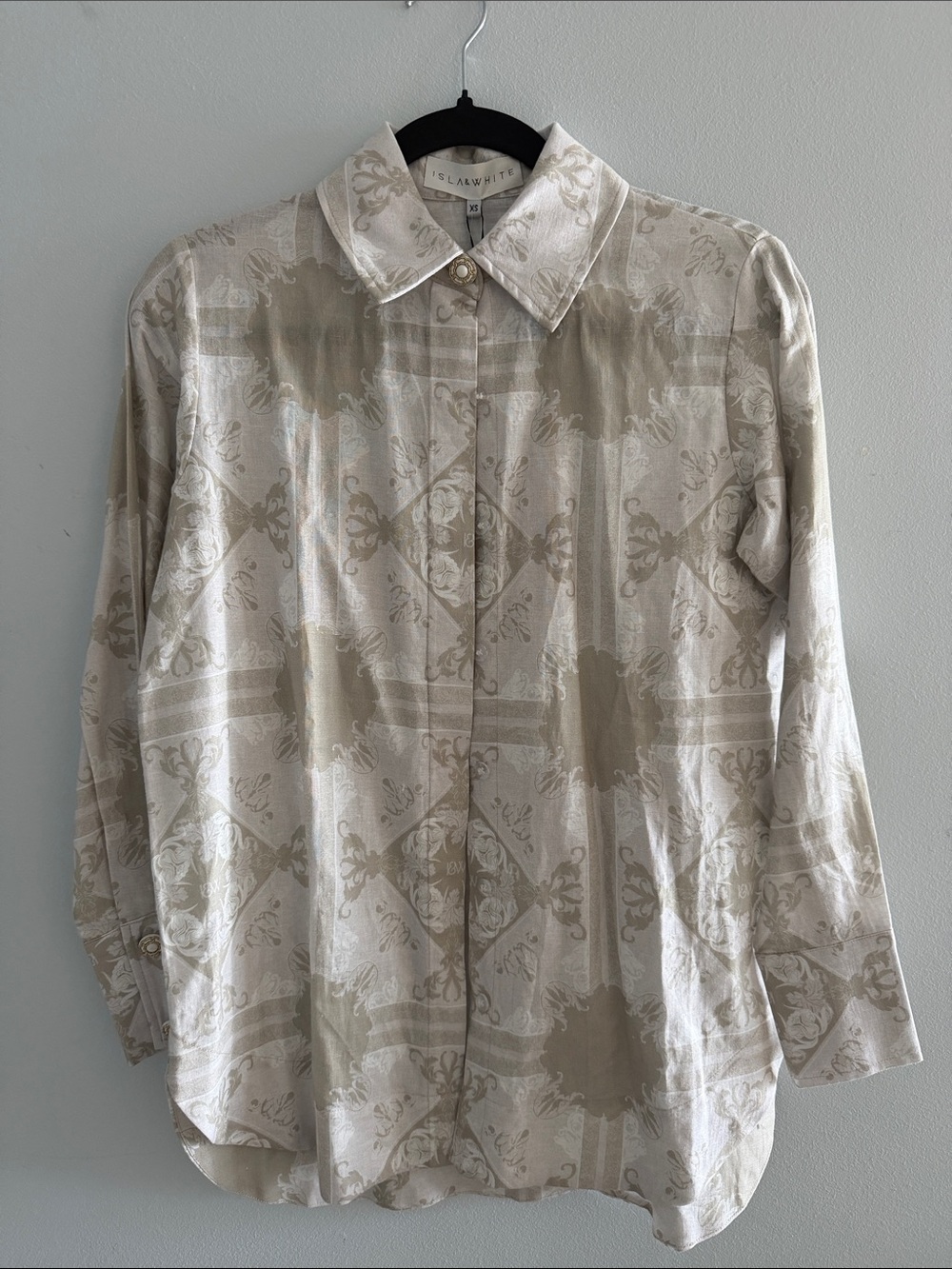 ISLA WHITE Button-Up Blouse
